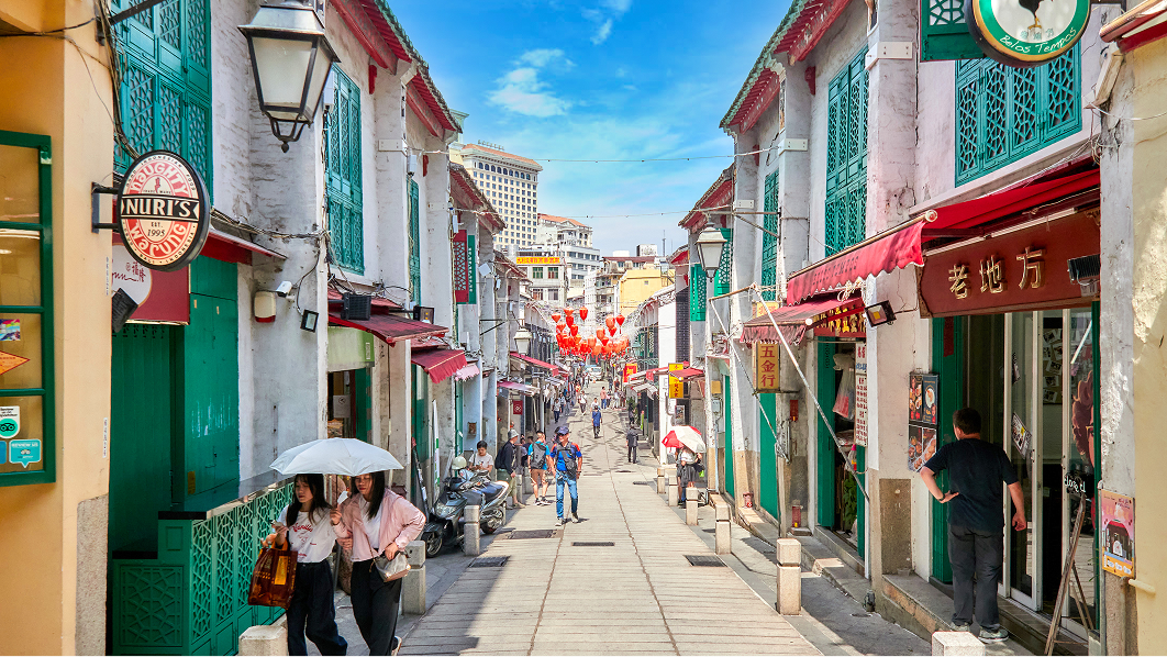 The Historical Streets near The Ruins of St. Paul’s